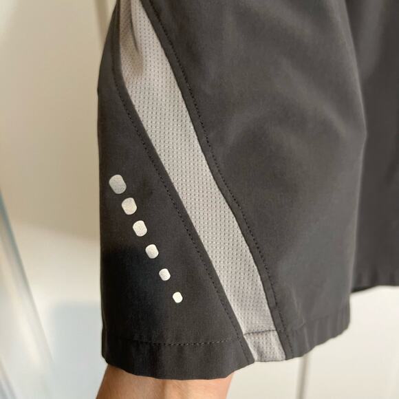 The North Face Men’s Flashdry Running Shorts Athletic Grey measures 32x7” - Picture 4 of 12